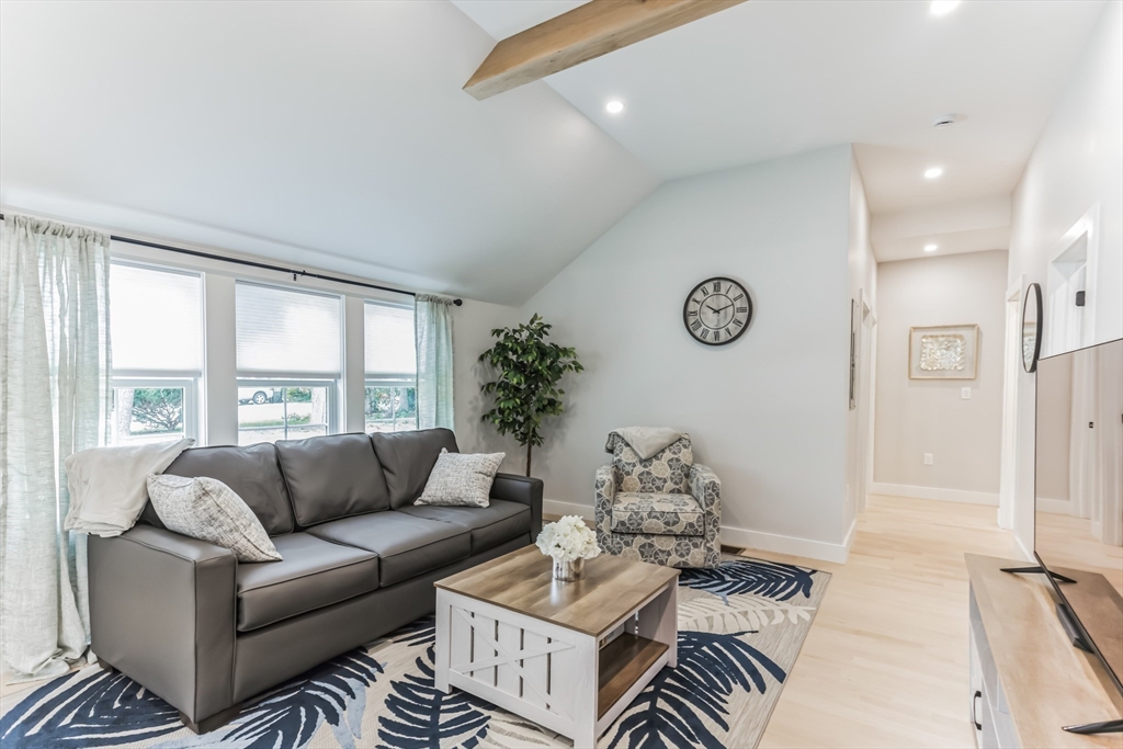 194 Hinckley Road Barnstable, MA 02601 - Photo 12 of 32