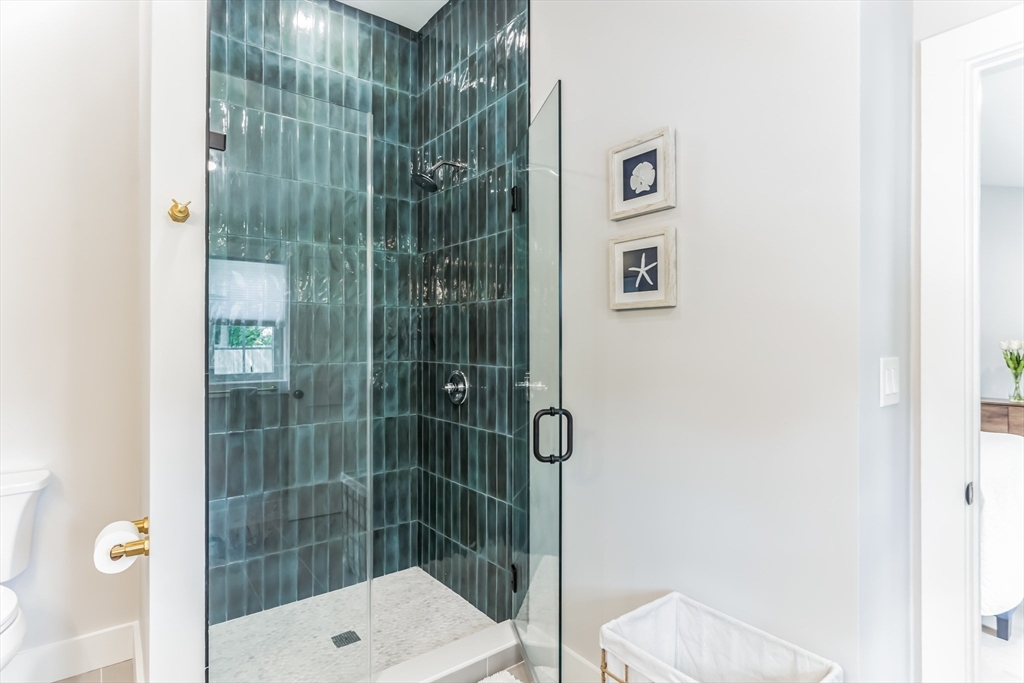 194 Hinckley Road Barnstable, MA 02601 - Photo 16 of 32