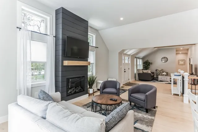 $799,900 | 194 Hinckley Road, Hyannis, MA 02601