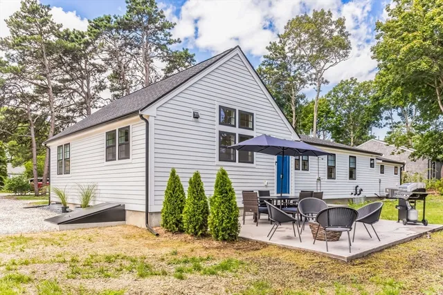 $799,900 | 194 Hinckley Road, Hyannis, MA 02601