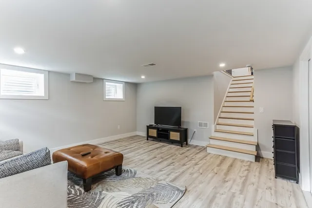 $799,900 | 194 Hinckley Road, Hyannis, MA 02601