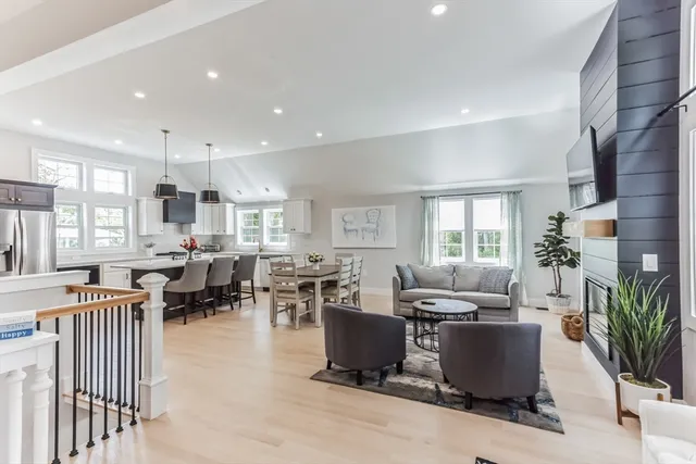 $799,900 | 194 Hinckley Road, Hyannis, MA 02601