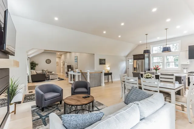 $799,900 | 194 Hinckley Road, Hyannis, MA 02601