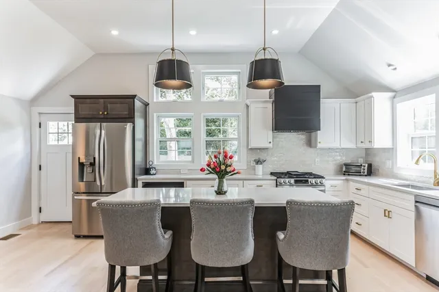 $799,900 | 194 Hinckley Road, Hyannis, MA 02601