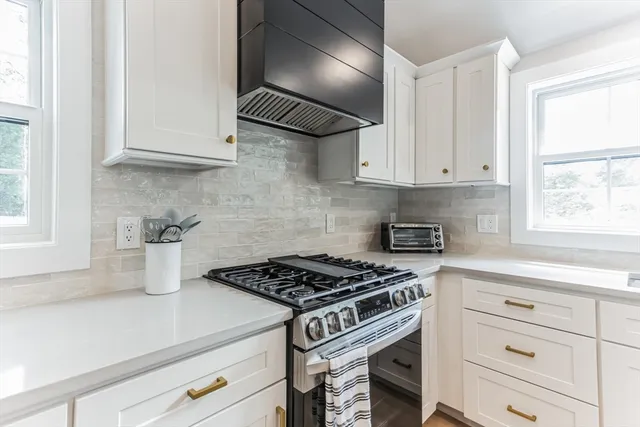 $799,900 | 194 Hinckley Road, Hyannis, MA 02601