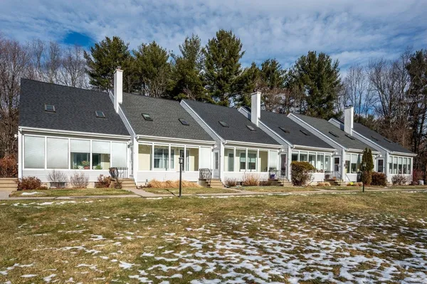 $380,000 | 3 Greenfield Drive, Unit C, Dover, NH 03820