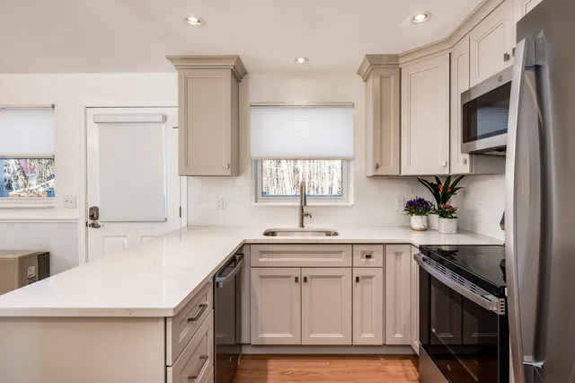 $379,900 | 3 Greenfield Drive, Unit C, Dover, NH 03820