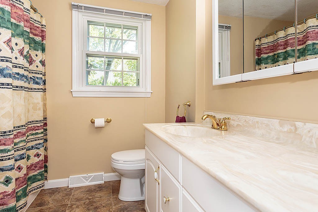 3 Jayson Road Methuen, MA 01844 - Photo 8 of 27 Gallery Image 8
