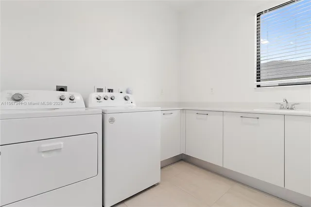 $2,000,000 | 2391 Southwest 123rd Terrace, Davie, FL 33325