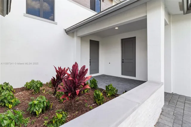 $2,000,000 | 2391 Southwest 123rd Terrace, Davie, FL 33325