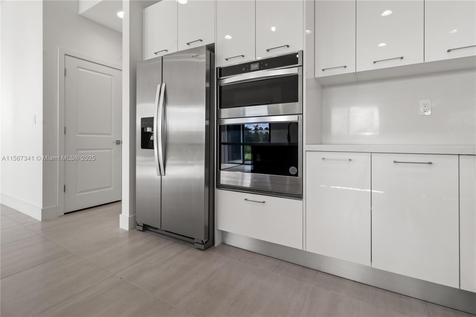 2391 Southwest 123rd Terrace Davie, FL 33325 - Photo 10 of 27