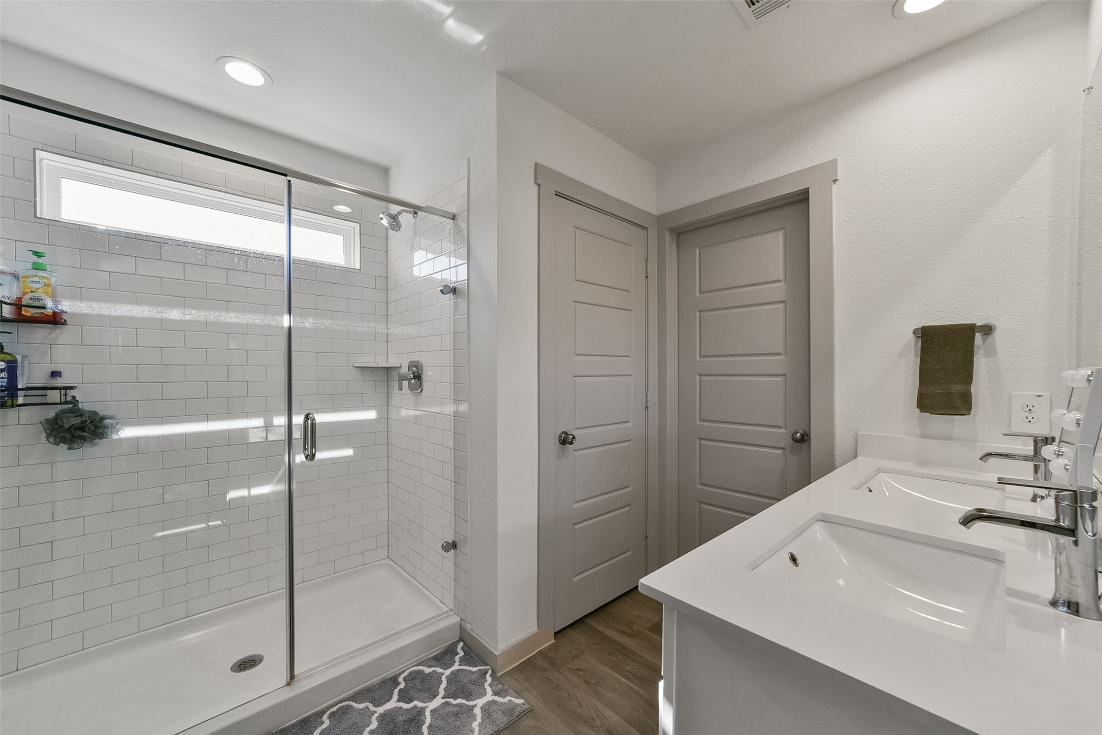 7834 Golden Rubia Lane Rosharon, TX 77583 - Photo 18 of 28 Large walk in shower