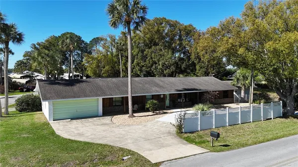 $587,380 | 11230 Southeast Timucuan Road, Summerfield, FL 34491
