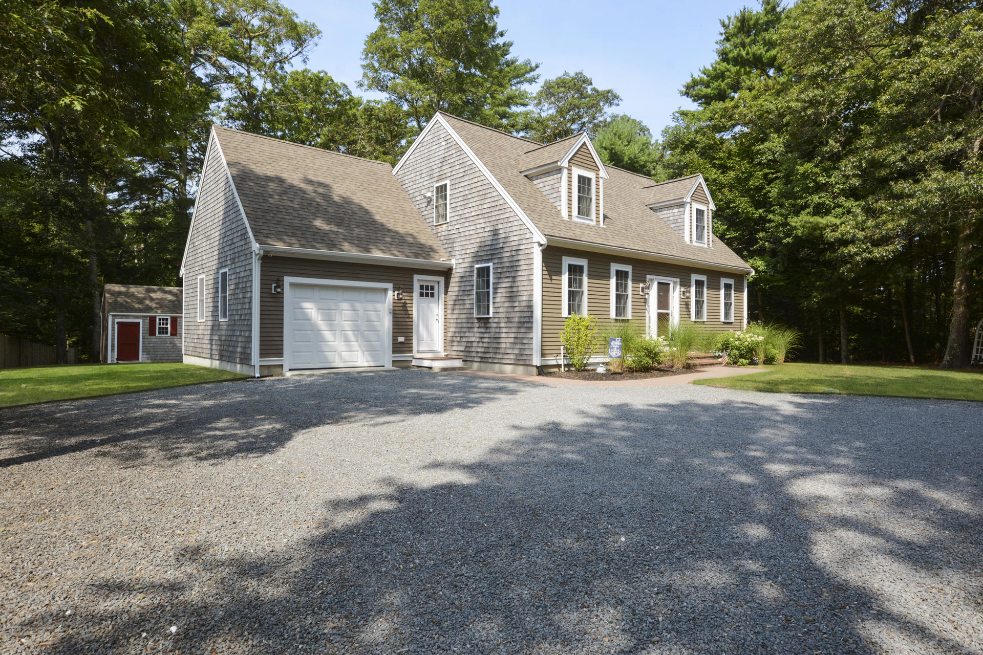 131 Meetinghouse Road Mashpee, MA 02649 - Photo 4 of 19 003-photo--8511540