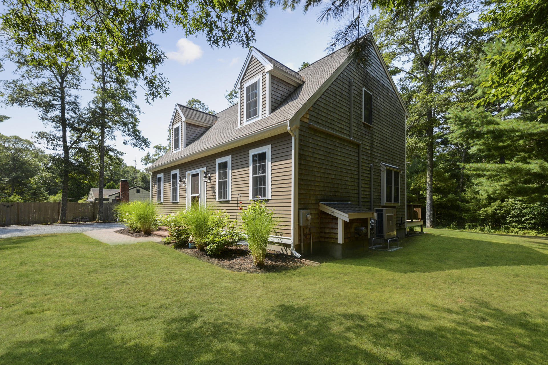 131 Meetinghouse Road Mashpee, MA 02649 - Photo 5 of 19 004-photo--8511545