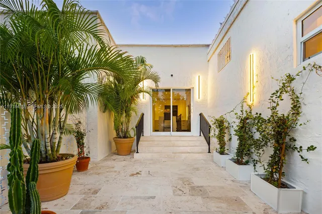 $2,198,000 | 3616 Southwest 26th Street, Miami, FL 33133