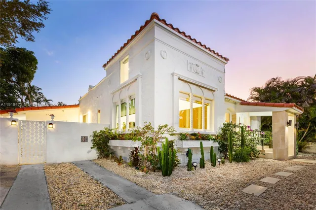 $2,198,000 | 3616 Southwest 26th Street, Miami, FL 33133