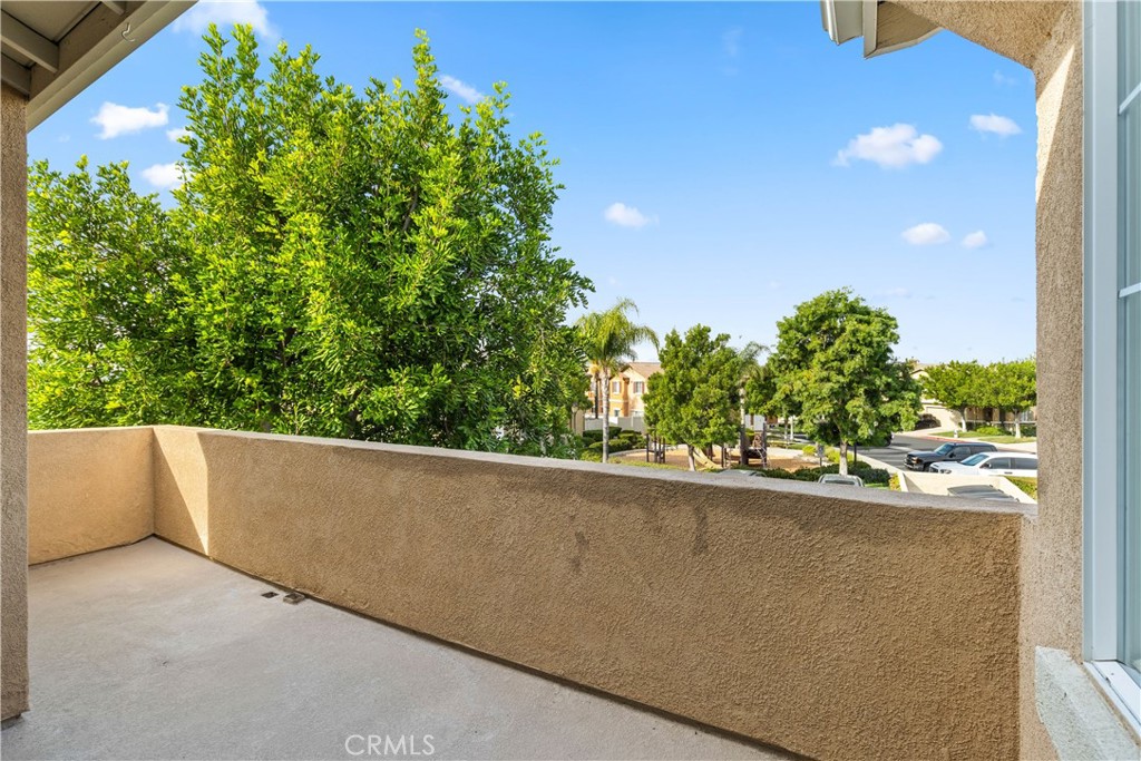 33657 Emerson Way, Unit C Temecula, CA 92592 - Photo 24 of 32 view of outdoor space and yard
