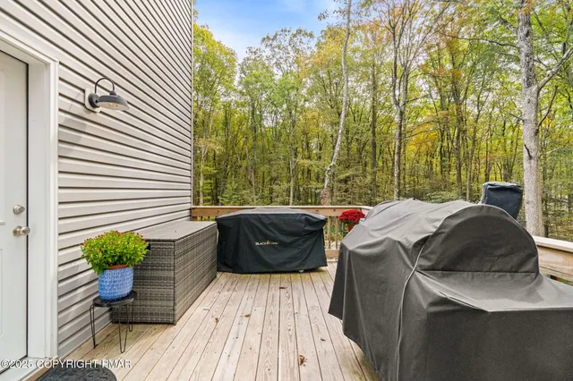 $429,900 | 4 Redwood Drive, Albrightsville, PA 18210