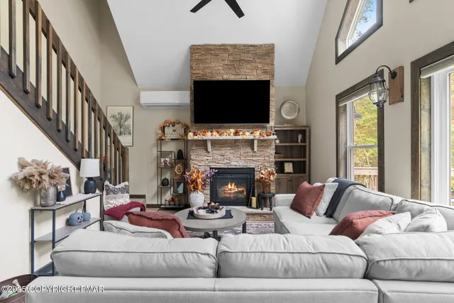 $429,900 | 4 Redwood Drive, Albrightsville, PA 18210