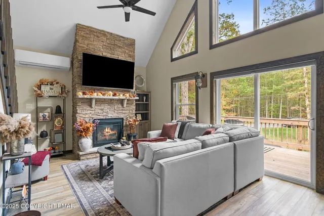 $429,900 | 4 Redwood Drive, Albrightsville, PA 18210