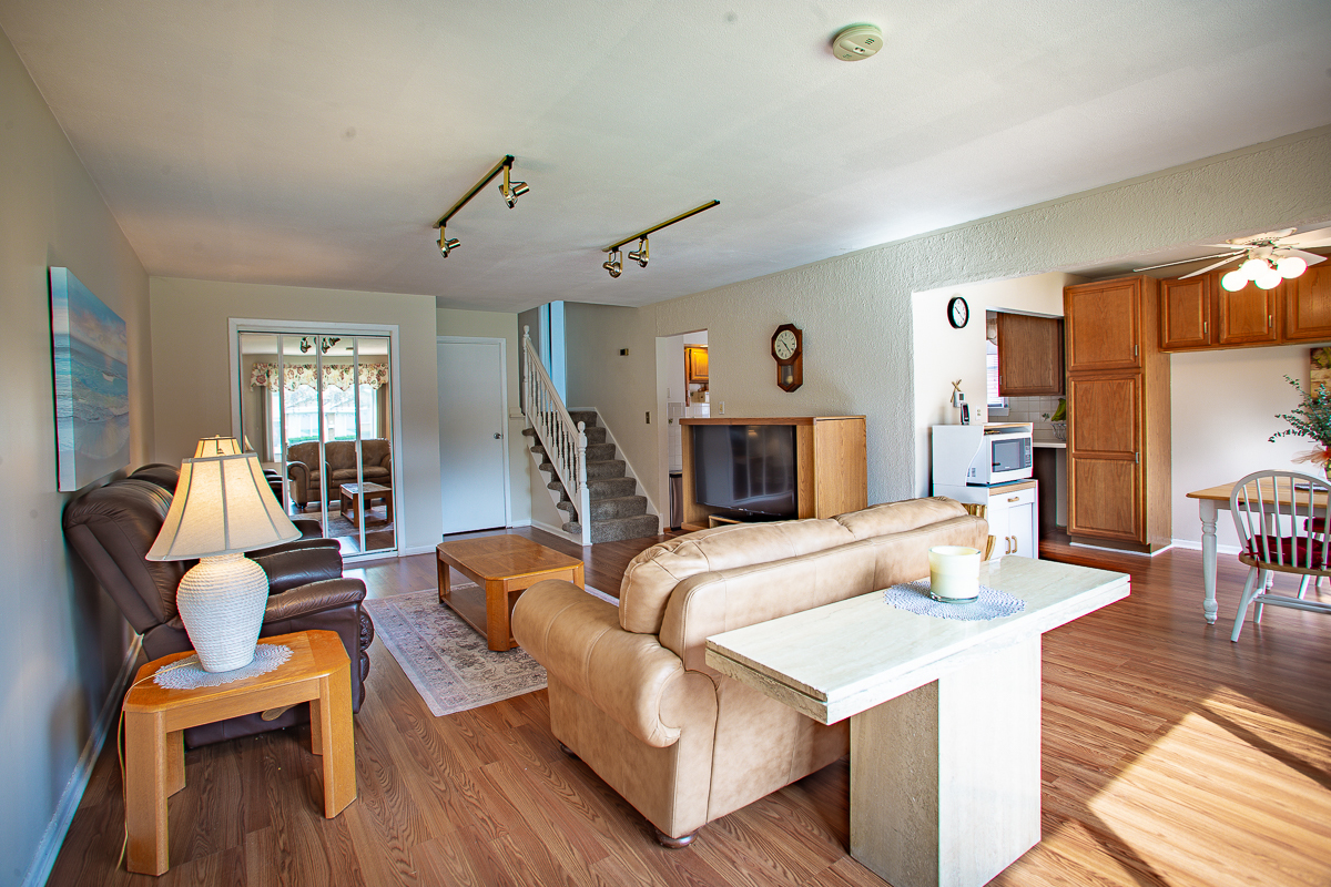 612 Craig Place Addison, IL 60101 - Photo 3 of 20 Gallery Image 3
