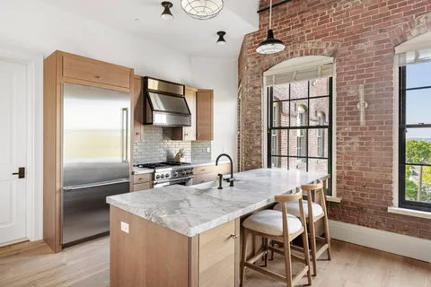 $7,300,000 | 15 Church Street, Unit PH402 PH402, Sag Harbor, NY 11963