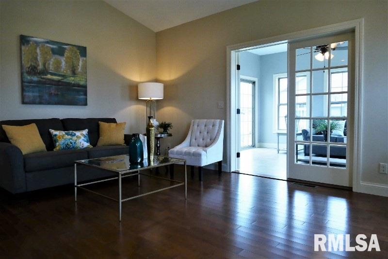 1301 Kingsbury Road Washington, IL 61571 - Photo 14 of 36 Gallery Image 14