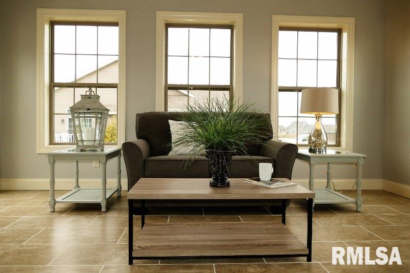 1301 Kingsbury Road Washington, IL 61571 - Photo 17 of 36 Gallery Image 17