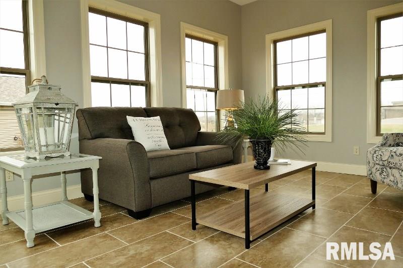 1301 Kingsbury Road Washington, IL 61571 - Photo 18 of 36 Gallery Image 18