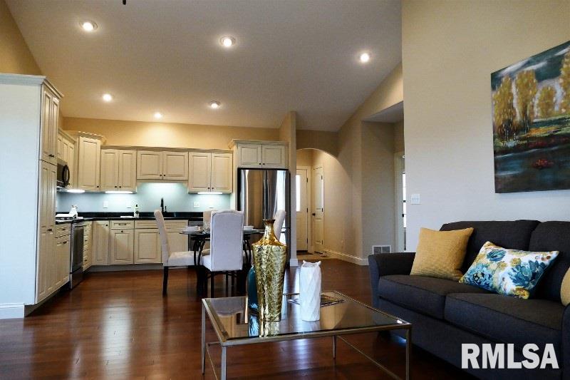 1301 Kingsbury Road Washington, IL 61571 - Photo 20 of 36 Gallery Image 20