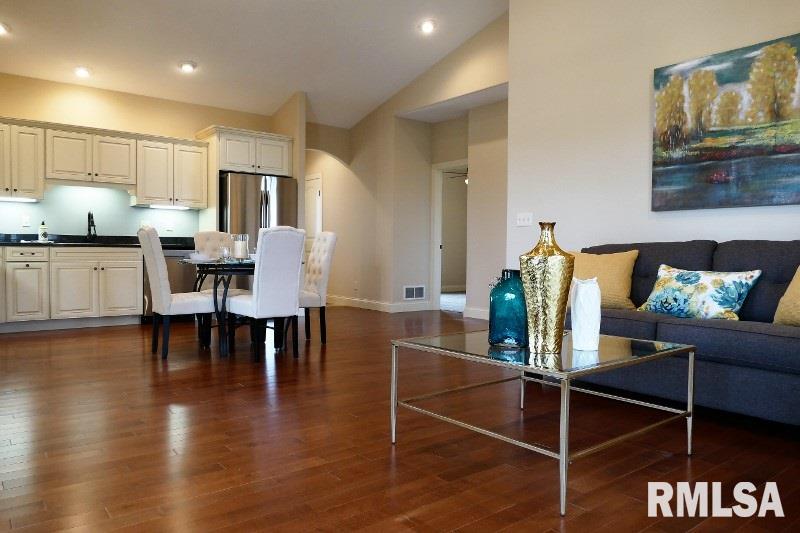 1301 Kingsbury Road Washington, IL 61571 - Photo 21 of 36 Gallery Image 21