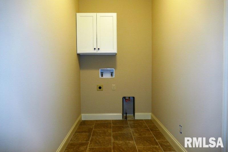 1301 Kingsbury Road Washington, IL 61571 - Photo 34 of 36 Gallery Image 34