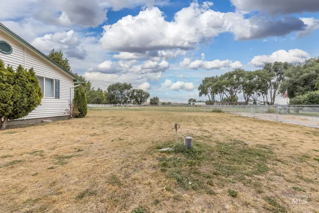 $379,000 | 885 Airport Road, Vale, OR 97918