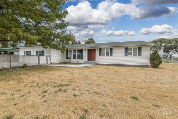 $379,000 | 885 Airport Road, Vale, OR 97918