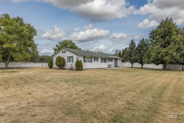 $379,000 | 885 Airport Road, Vale, OR 97918
