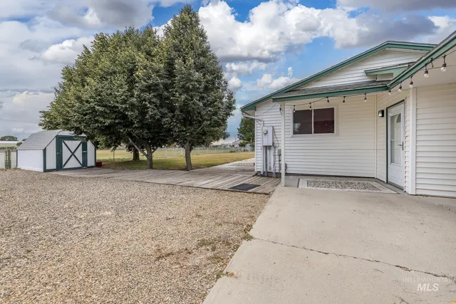 $379,000 | 885 Airport Road, Vale, OR 97918