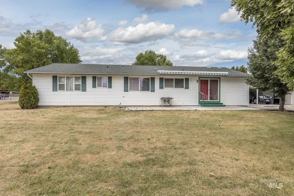 $379,000 | 885 Airport Road, Vale, OR 97918