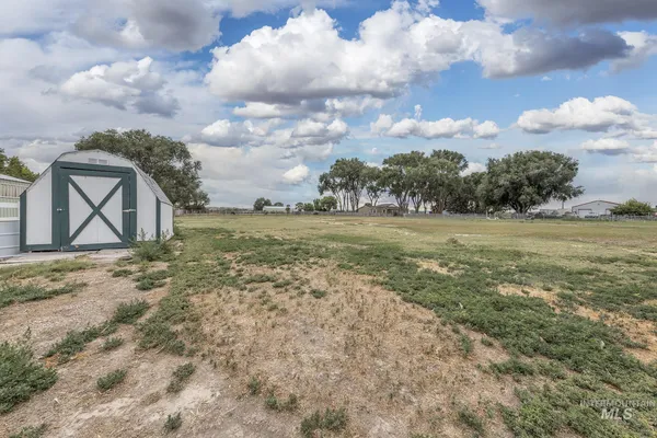 $379,000 | 885 Airport Road, Vale, OR 97918