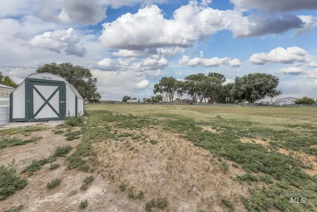 $379,000 | 885 Airport Road, Vale, OR 97918