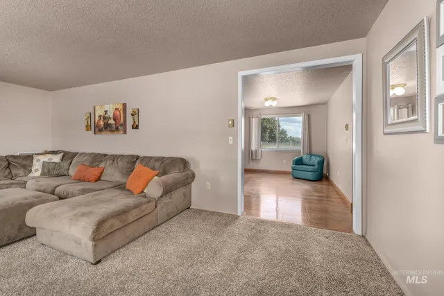 $379,000 | 885 Airport Road, Vale, OR 97918