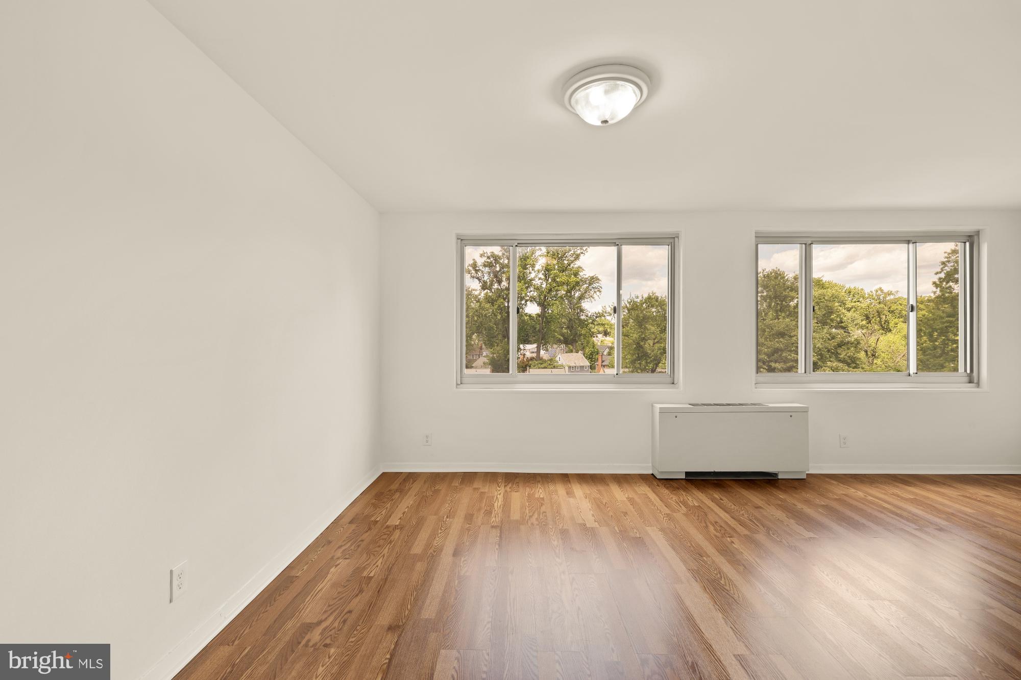 1900 Lyttonsville Road, Unit 818 Silver Spring, MD 20910 - Photo 13 of 28