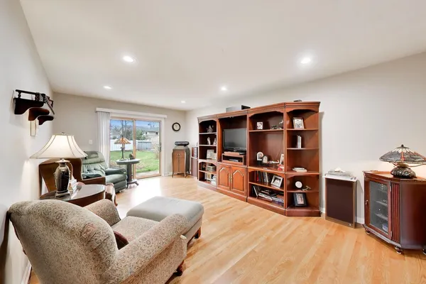 $575,000 | 1111 East Greenwood Drive, Mount Prospect, IL 60056