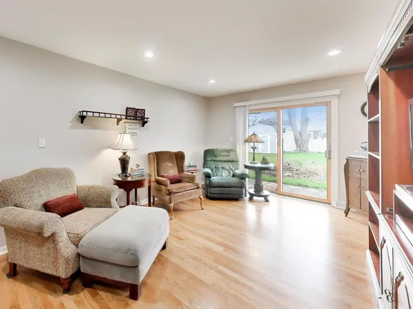 $575,000 | 1111 East Greenwood Drive, Mount Prospect, IL 60056