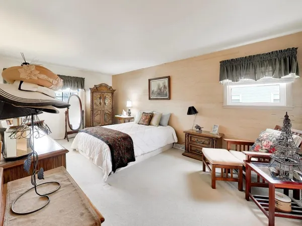 $575,000 | 1111 East Greenwood Drive, Mount Prospect, IL 60056