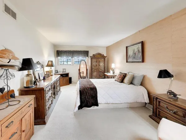 $575,000 | 1111 East Greenwood Drive, Mount Prospect, IL 60056