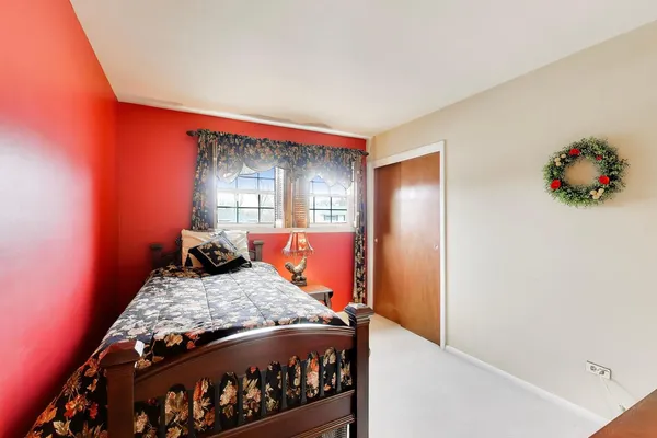 $575,000 | 1111 East Greenwood Drive, Mount Prospect, IL 60056