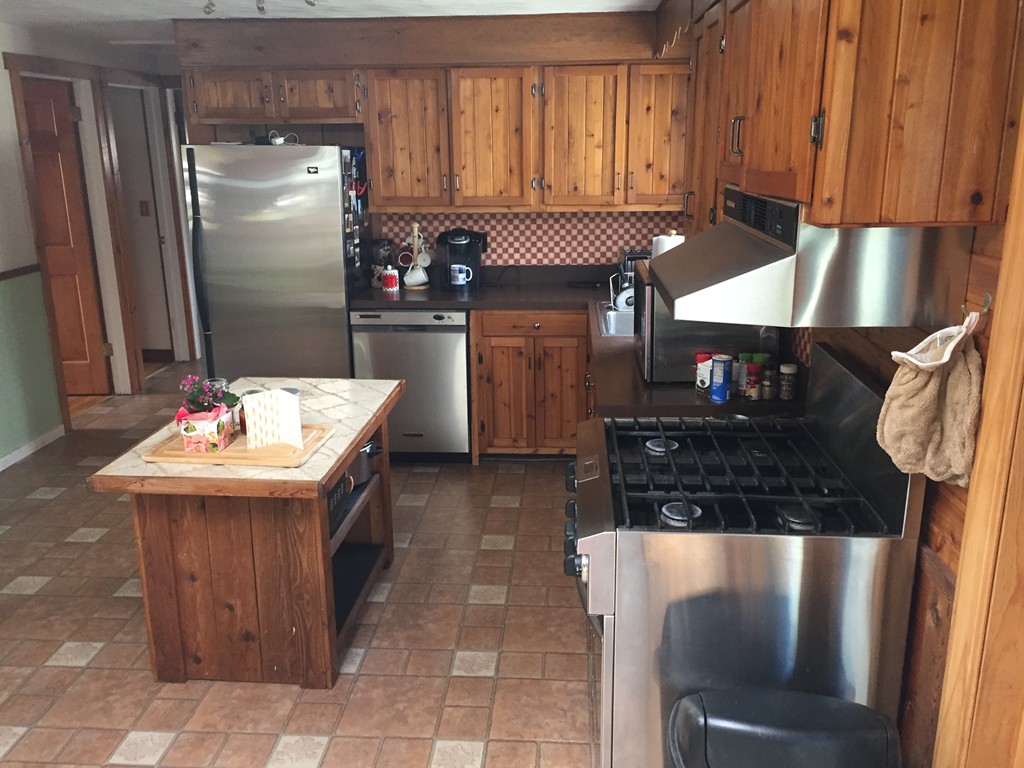 48 Redden Road Springfield, MA 01119 - Photo 8 of 29