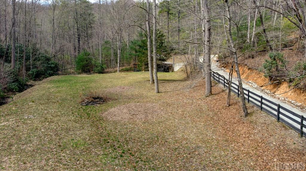 138 Stockton Road Franklin, NC 28734 - Photo 3 of 12 Gallery Image 3
