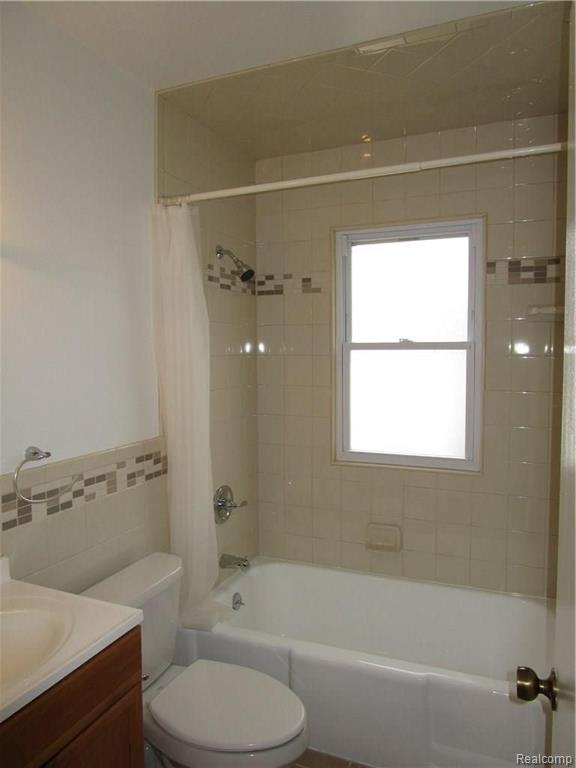 8265 Stephens Center Line, MI 48015 - Photo 6 of 10 Gallery Image 6